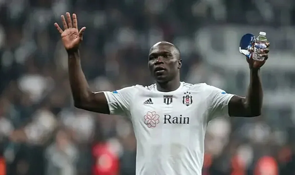 Beşiktaş'ta sular durulmuyor, Aboubakar yönetim ile görüştü ayrılmak istediğini iletti!