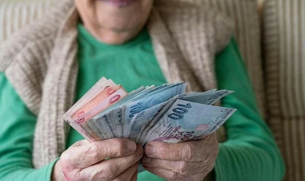 Çalışan emekliye ikramiye için tarih verildi