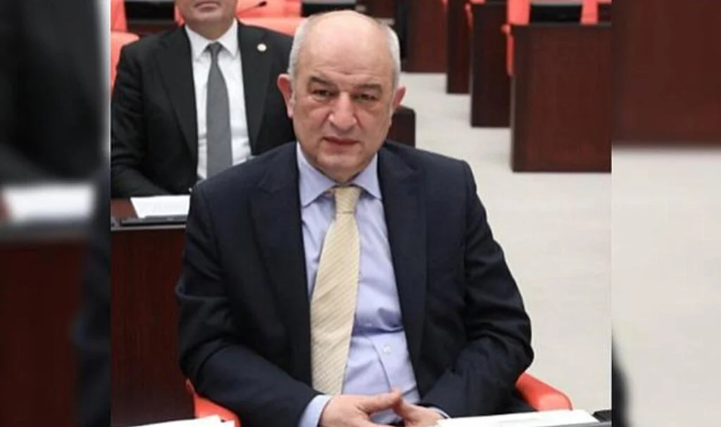 CHP'li vekil Ali Fazıl Kasap SP'ye geçti! Saadet ve Gelecek yeniden grup kurabilecek