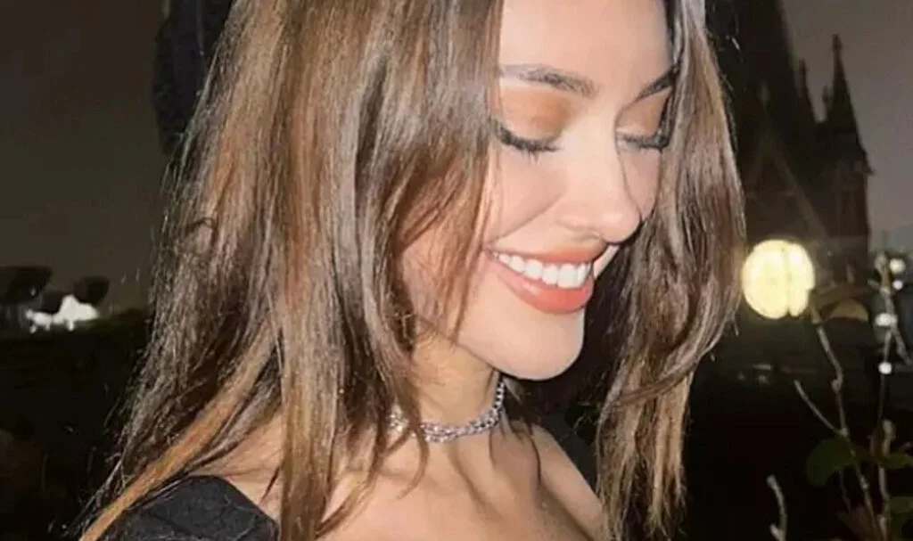 Dilan Çiçek Deniz son pozlarıyla olay oldu! Şort ceket tarzına yorum yağdı