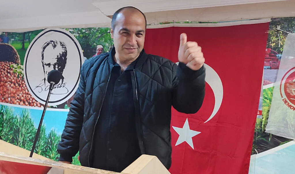 DP Salıpazarı İlçe Başkanı Yaşar Kurt'a güven oyu 