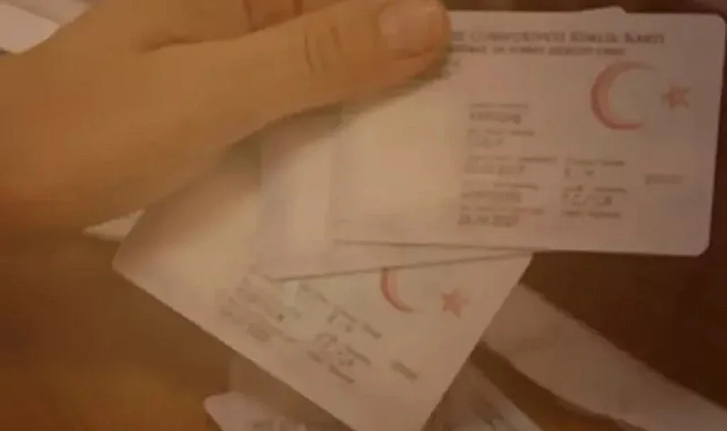 Ehliyet ve kimlik kartlarını yenilemek için son gün ne zaman? 31 Aralık öncesi uzun kuyruklar oluştu ama...