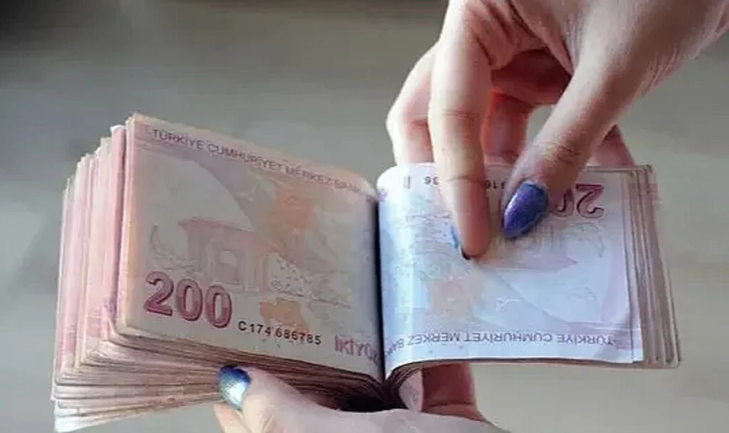 Emekliye müjde saat 16.35 sularında verildi! 7.600 TL ve üstü maaş alan yaşadı! SSK BAĞ-KUR emeklisine kombo jest