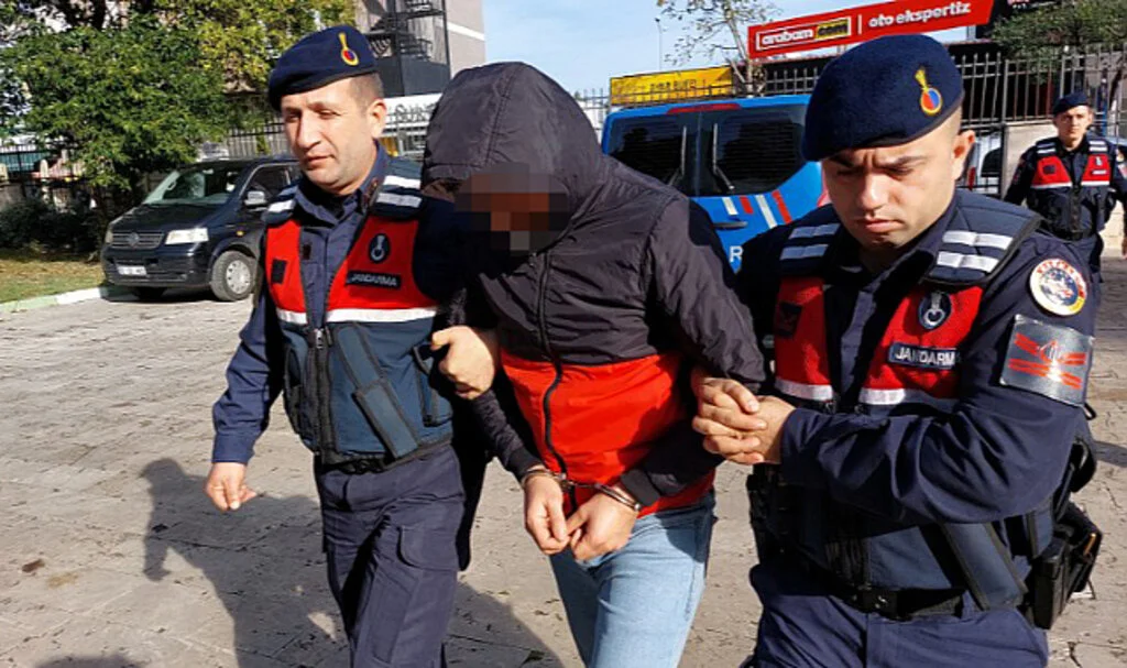 FETÖ'den ihraç edilen üsteğmeni, yüz tanıma sistemi yakalattı