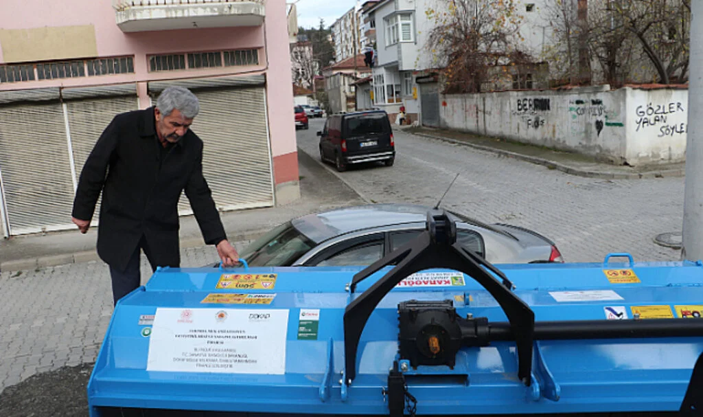 Havza Ziraat Odası'na ekipman desteği