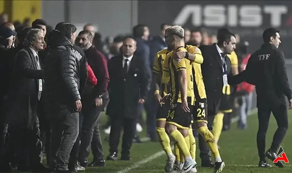 İstanbulspor'un sahadan çekilmesi pahalıya patladı! Takım dağılıyor...