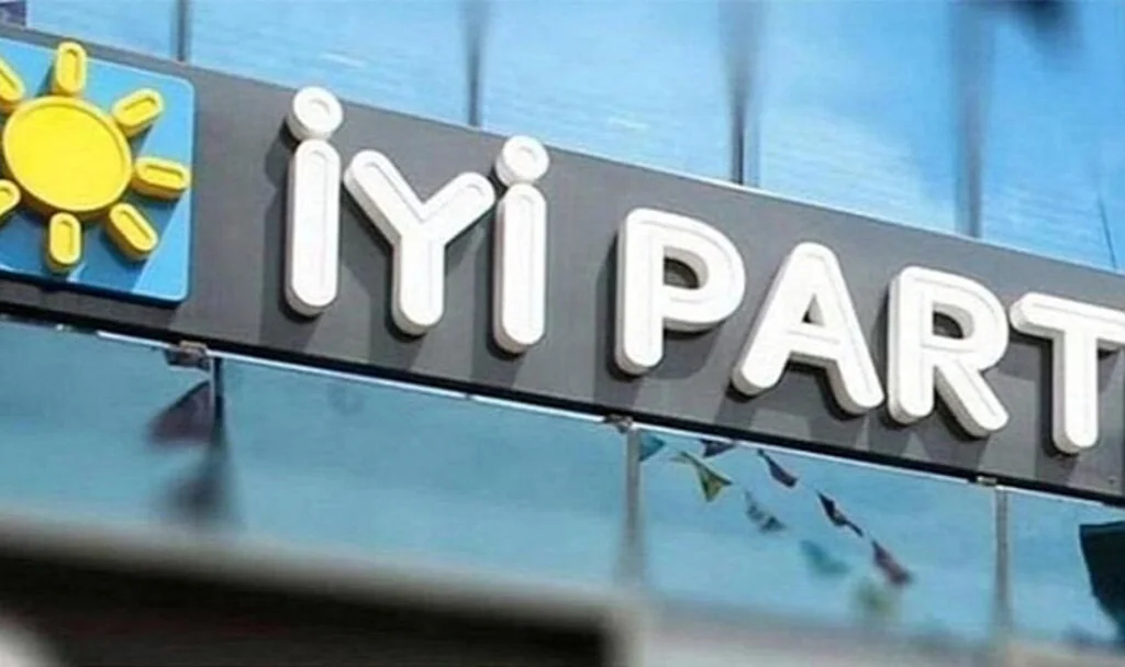 İYİ Parti'de dört ilçe başkanı görevden alındı