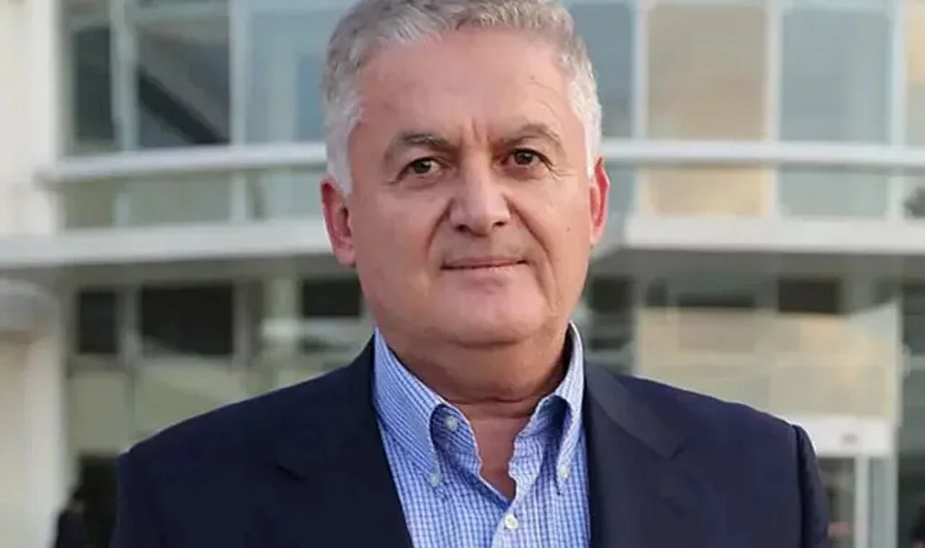 İYİ Parti'de kriz büyüyor! Genel başkan yardımcısı Ahmet Zeki Üçok, Akşener tarafından görevden alındı