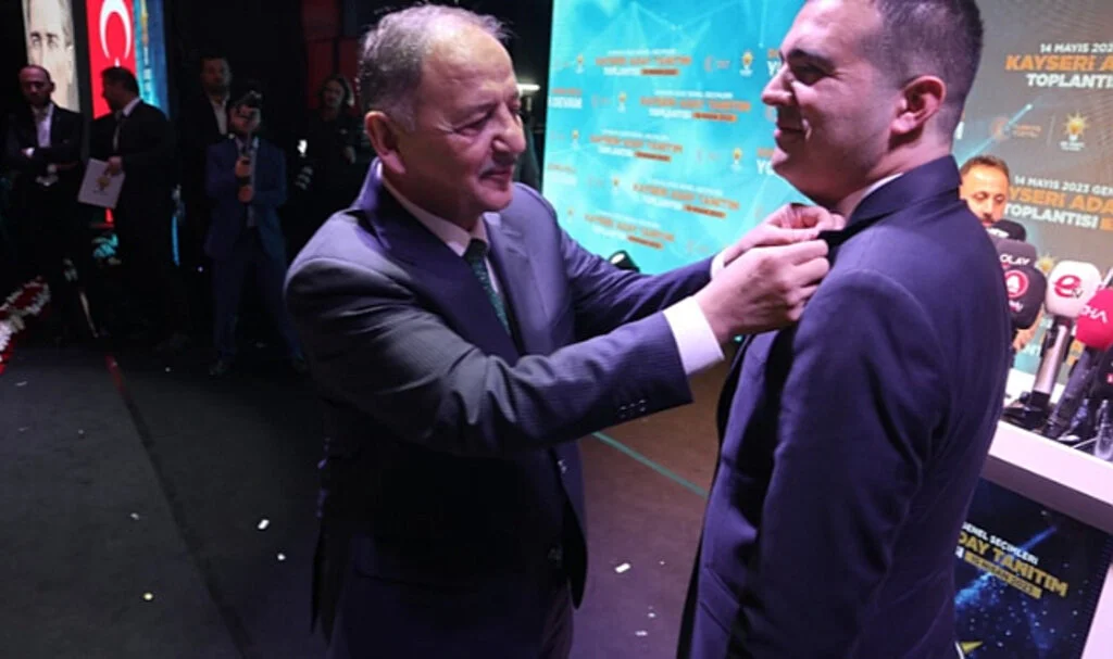 İYİ Parti'den istifa etti, AK Parti'de işe başladı