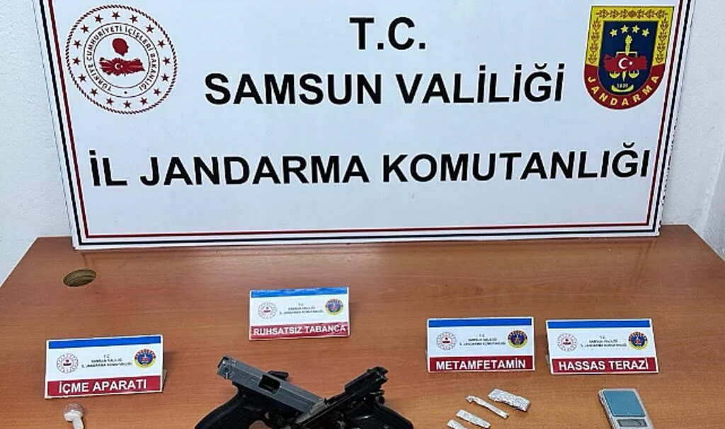 Jandarma şüpheli araçta uyuşturucu ele geçirdi