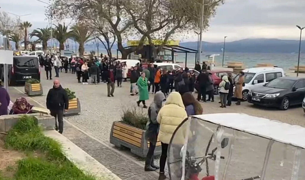 Marmara Denizi Depremleri sonrası çatlaklar meydana geldi