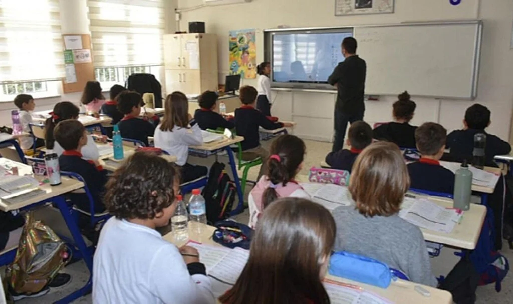 MEB 81 ile yazı gönderdi... 'Sınıf annesi' açıklaması