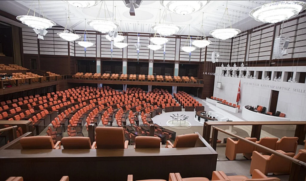 Meclis'te 733 dokunulmazlık fezlekesi bulunuyor