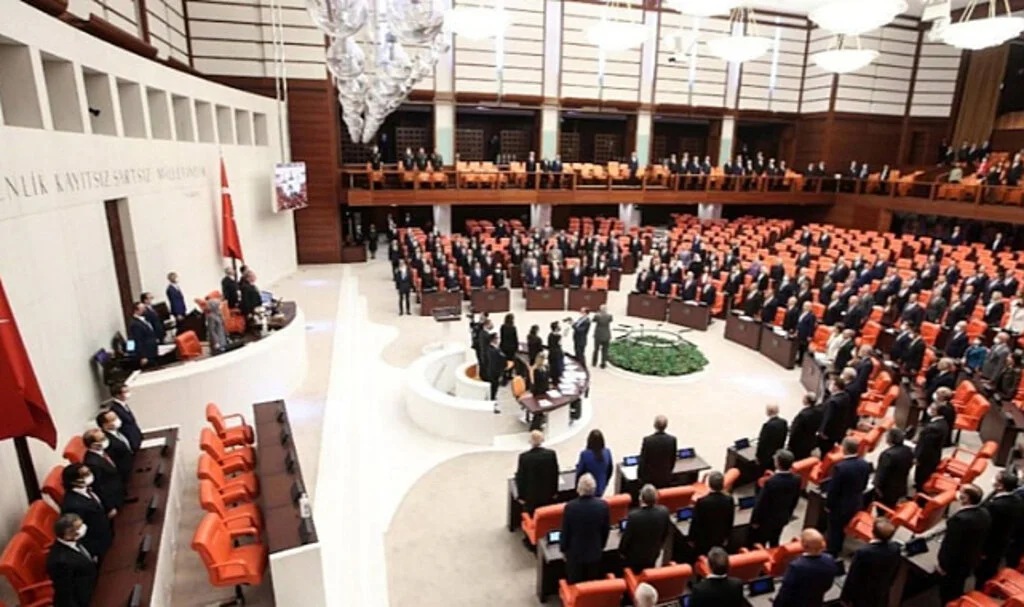 'Meclisi 57 bin kişi ziyaret etti, 30 bini torpil için'