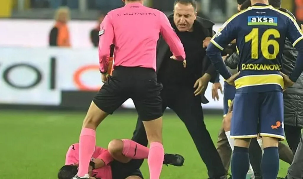 Meğer Faruk Koca ölümle tehdit etmiş! Hakem Halil Umut Meler'in ifadesi ortaya çıktı, detaylar kan dondurdu "Bana seni öldüreceğim, sizi bitireceğim" dedi