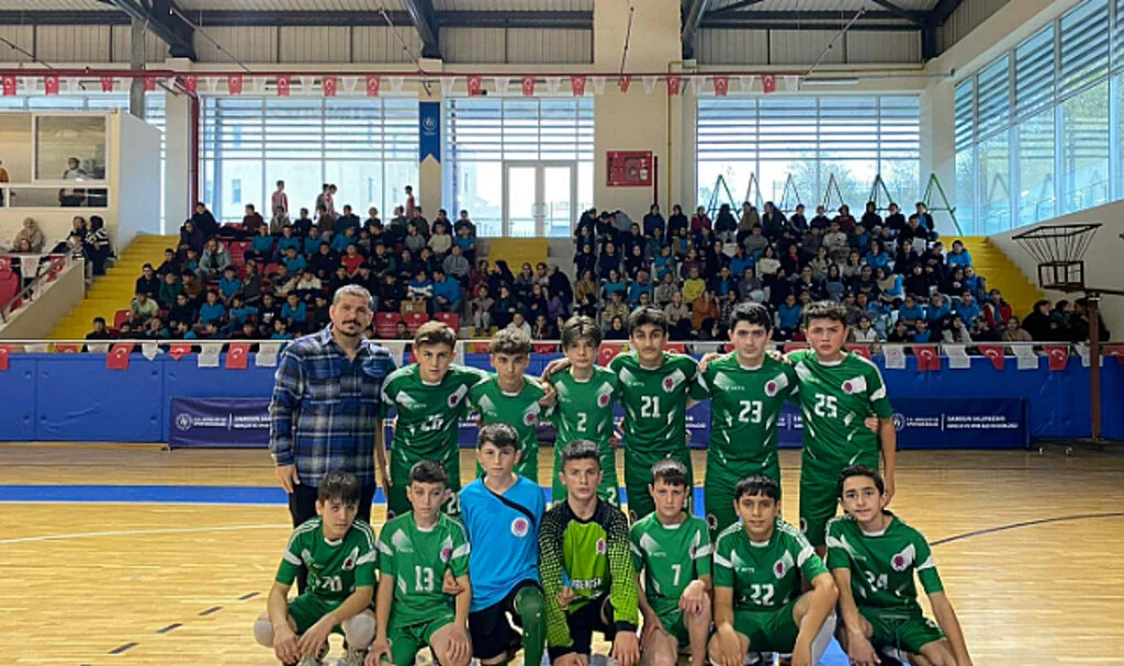 Okul Sporları Futsal Yıldız Erkeklerde final zaman
