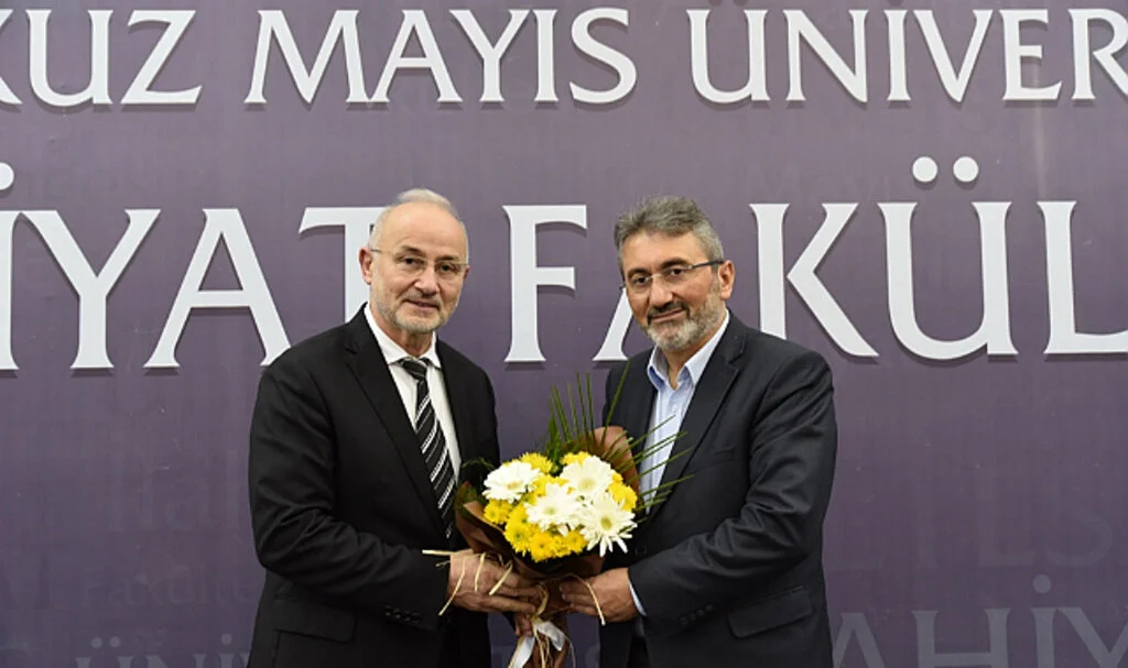 OMÜ İlahiyat Fakültesi Dekanlığında görev değişimi