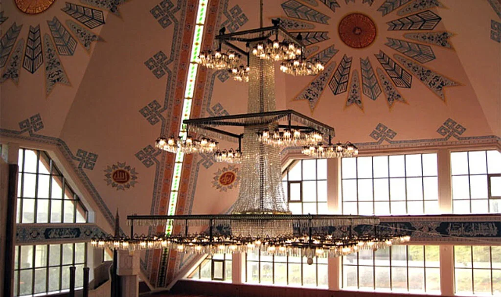 Ondokuz Mayıs Üniversitesi Kampüs Cami Avizeleri