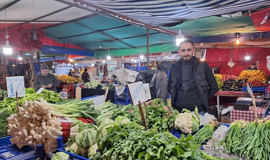 Samsun Bafra'da pazarcı esnafı satışlardan memnun