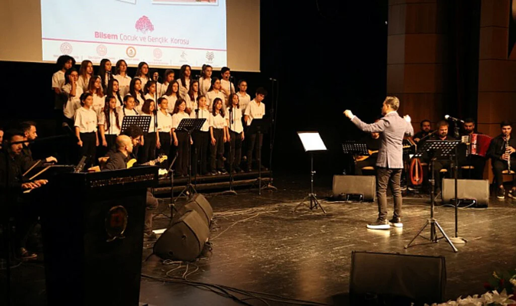 Samsun BİLSEM Çocuk ve Gençlik Korosu, 12 dilde konser verdi