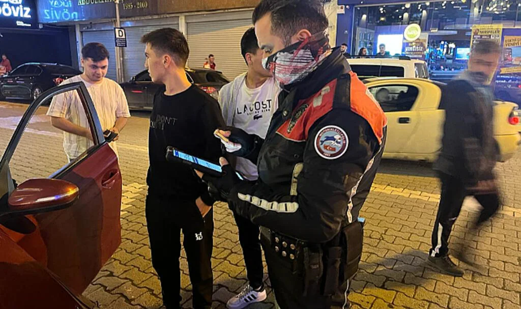 Samsun Çarşamba'da polis ekiplerinden "şok" uygulama