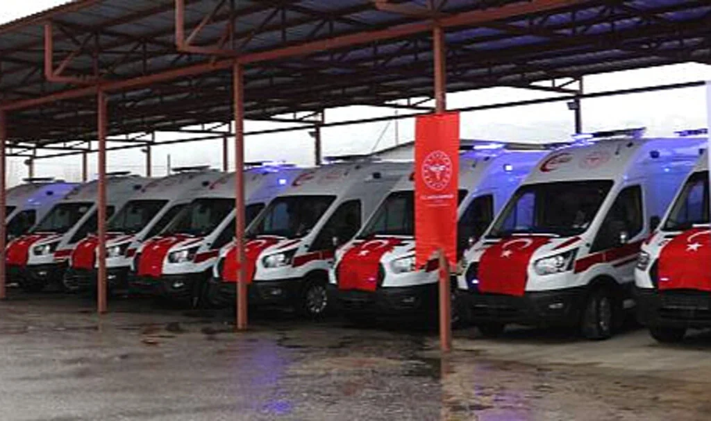 Samsun'da ambulans ekipleri her ay Türkiye'yi 34 kere turlayacak kadar yol yapıyor