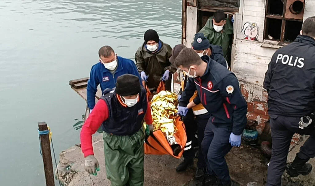 Samsun'da balıkçı kulübesinde çıkan yangında ağır yaralan şahıs hayatını kaybetti