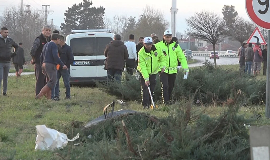 Samsun'da hafif ticari araç motosiklete çarptı: 1 ölü, 2 yaralı