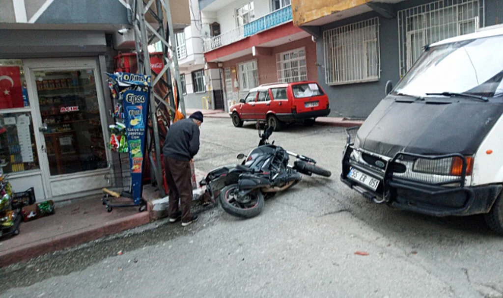 Samsun'da kamyonetle motosiklet çarpıştı: 1 yaralı
