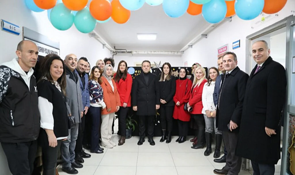 Samsun'da Kavak 19 Mayıs Ortaokulu'na kütüphane