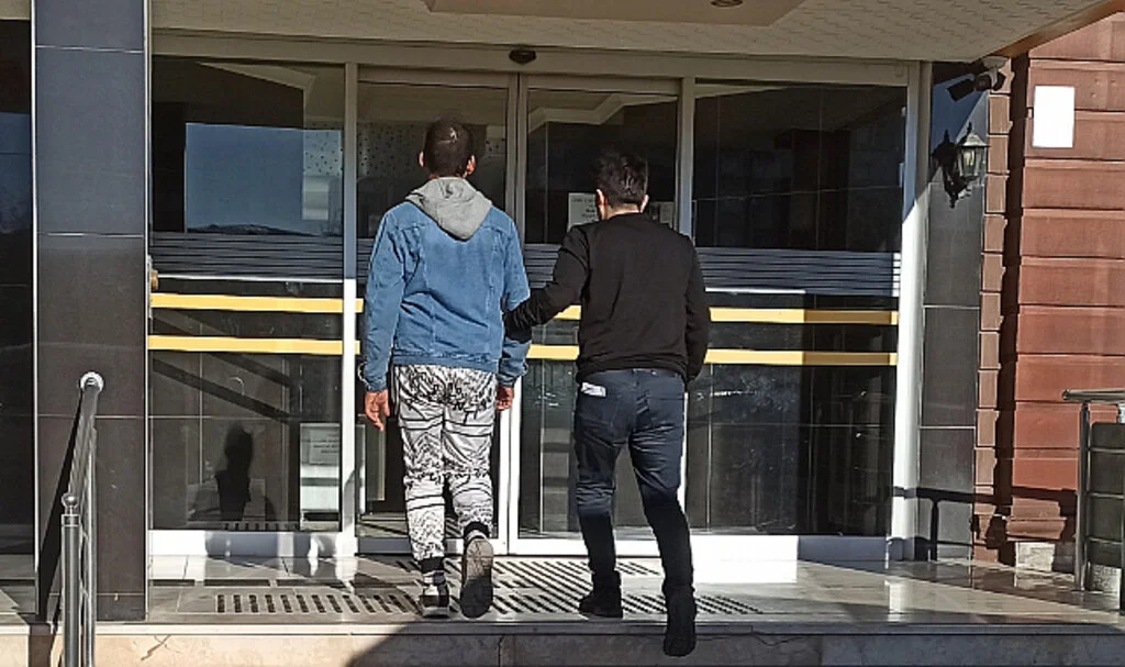Samsun'da lunaparktan para çalan çocuk, çarpışan arabaya binmek için gelince yakalandı