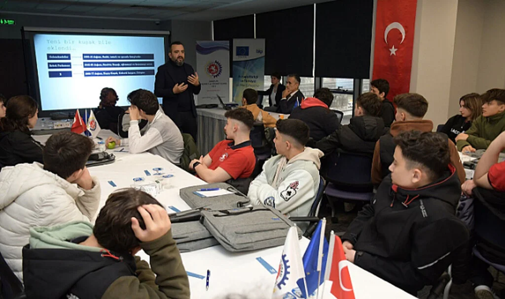 Samsun'da öğrencilere ‘Dijital Beceriler Eğitimi’
