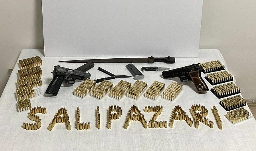 Samsun'da ruhsatsız silah ve fişek ele geçirildi: 2 gözaltı