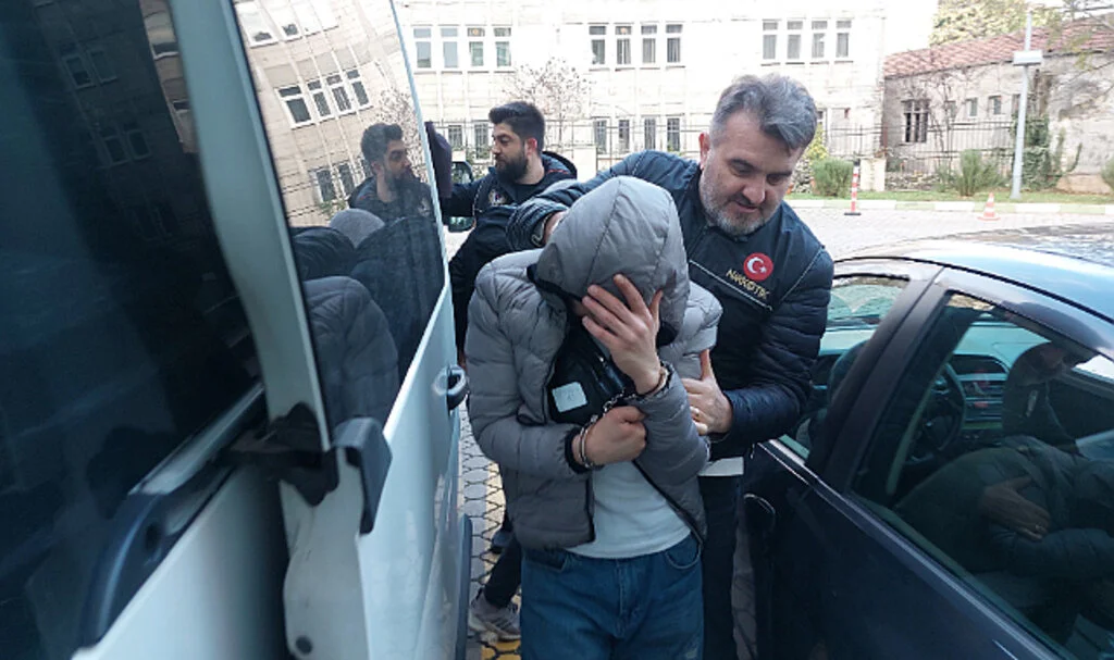 Samsun'da uyuşturucu ticareti zanlısı 3 kişi tutuklandı