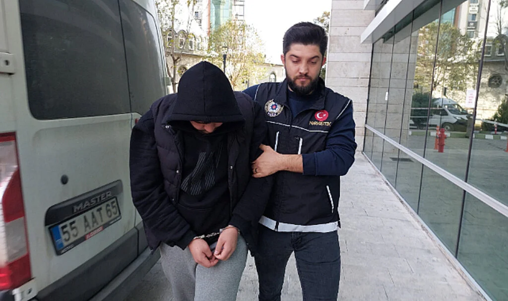Samsun'da uyuşturucu ve silahla yakalandı