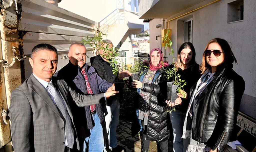 SBB'den Üreticiye 2 bin 350 kuşburnu fidanı desteği