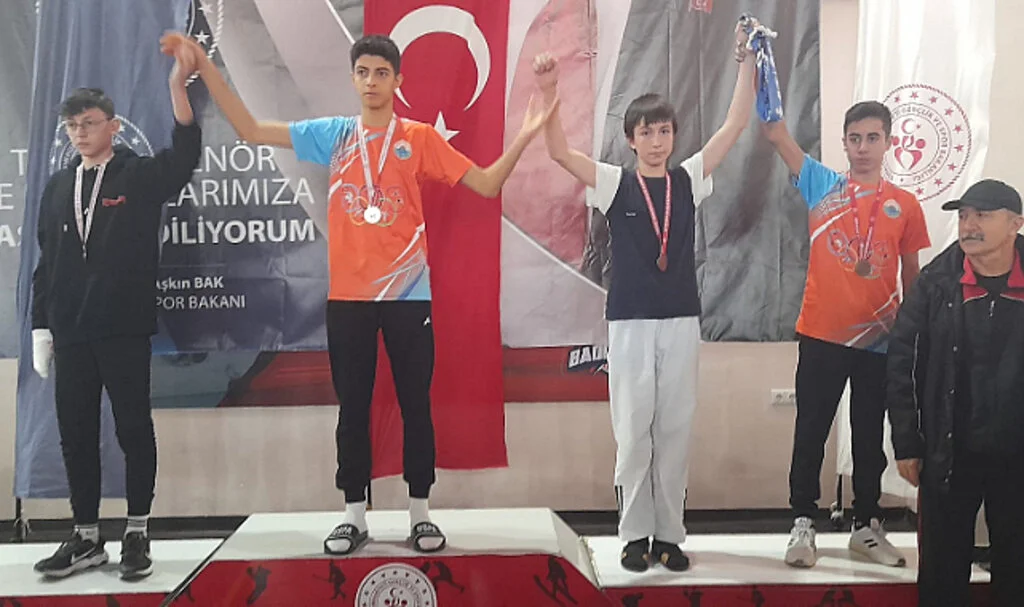 Taekwondo da Onur Ateş farkı