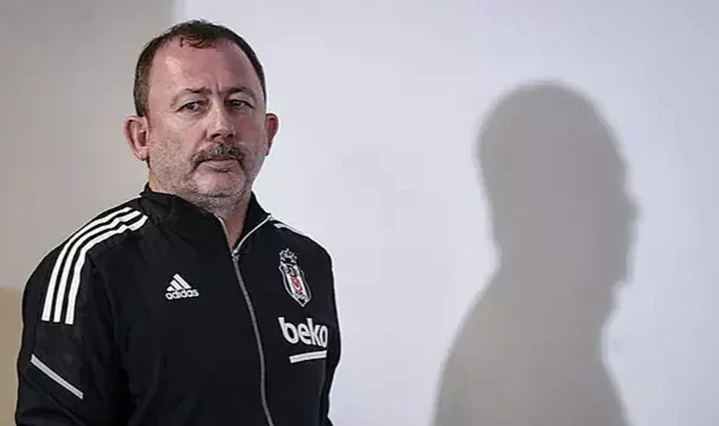 Taraftar tribünde ismini haykırmıştı, yönetim kayıtsız kalmadı! Beşiktaş Sergen Yalçın ile görüştü, Yalçın ilk isteğini söyledi