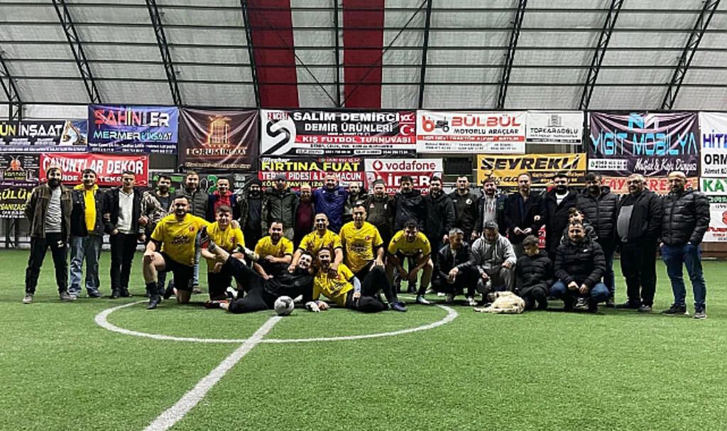 Terme Salim Demirci Kış Futbol turnuvasında çeyrek final heyecanı