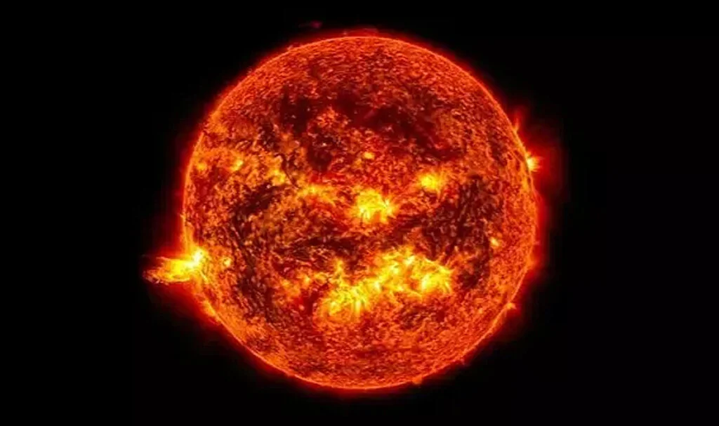 Ürkütücü görüntüleri NASA paylaştı: Son 6 yılın en büyük Güneş patlaması saniye saniye kaydedildi! Yarın dünyayı etkilemesi bekleniyor