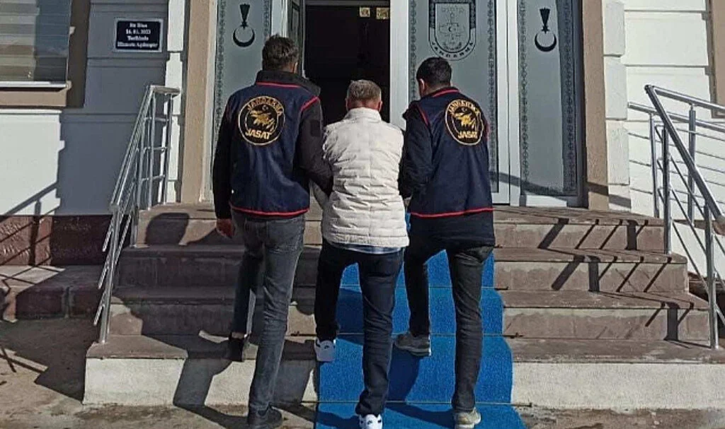 12,5 yıl hapis cezası ile aranan şahıs jandarmaya yakalandı