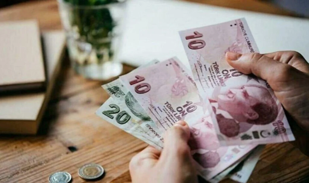 AK Parti'den emekli maaş zammı açıklaması
