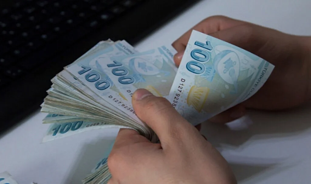 AK Parti'den emekliye ek zam açıklaması