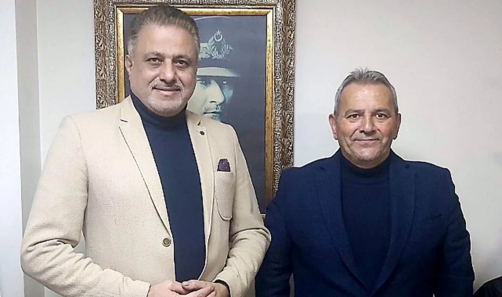 AK Parti Tekkeköy Belediye Başkan Aday Adayı Yüksel Öğüten'den Hedef Halk Gazetesi'ne ziyaret
