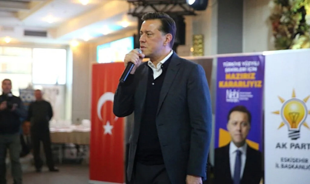 AK Parti'nin Eskişehir adayından gazetecilere: Sizi maaşa bağlayacağım