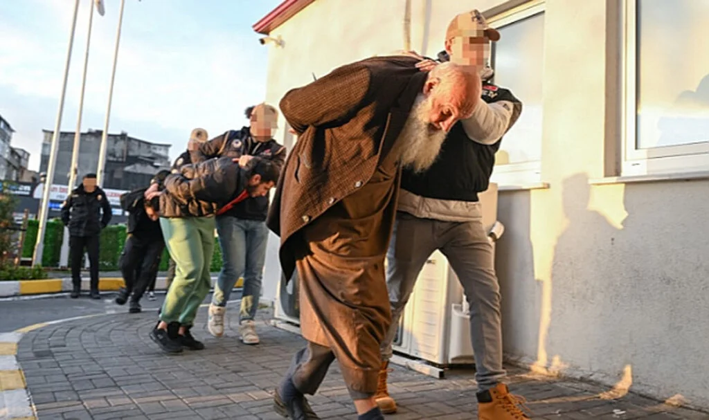 Bakan Koca'dan 'Mossad ajanı doktor' iddiasına yanıt