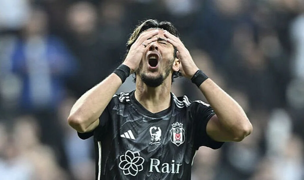 Beşiktaş'da Tayfur Bingöl oyundan çıktığı sırada ıslıklandı!