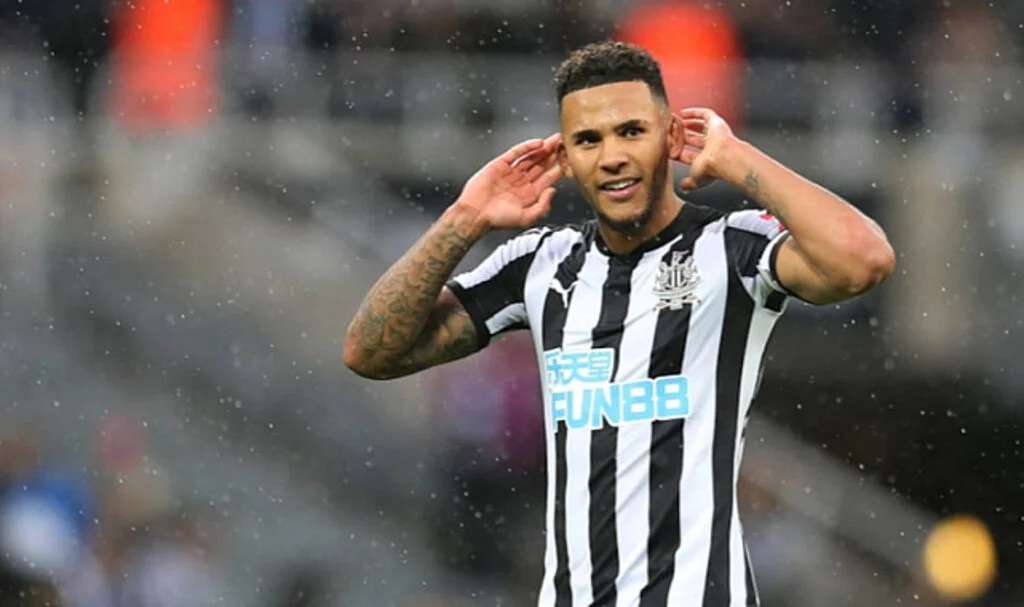 Beşiktaş Jamaal Lascelles'in peşinde