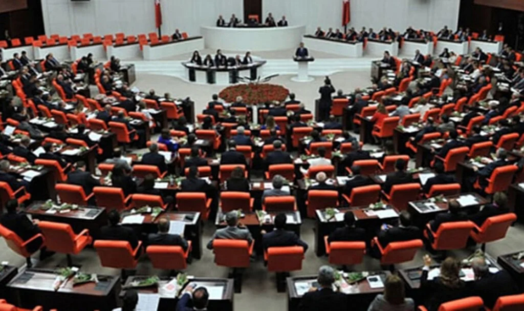 Çalışma hayatıyla ilgili düzenlemeler içeren kanun teklifi TBMM'de