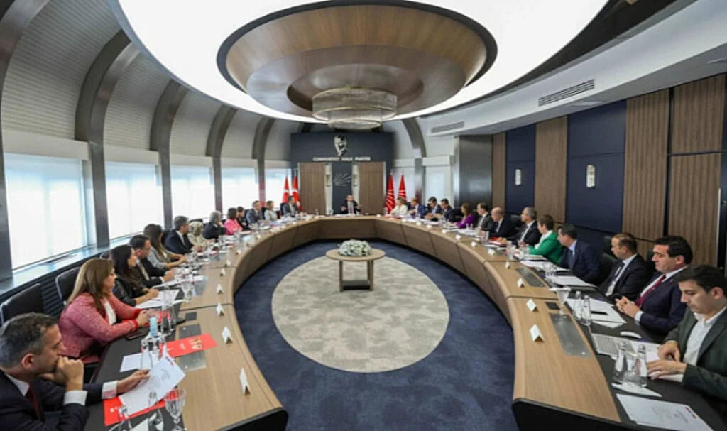CHP'den iktidara 6 soru